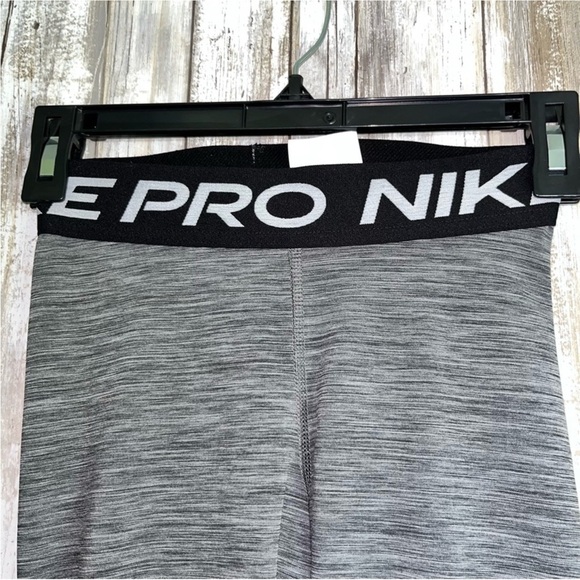 Nike Pro Grey Leggings - Picture 3 of 4